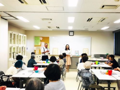 市開催の 「大人の塗り絵セラピー教室」